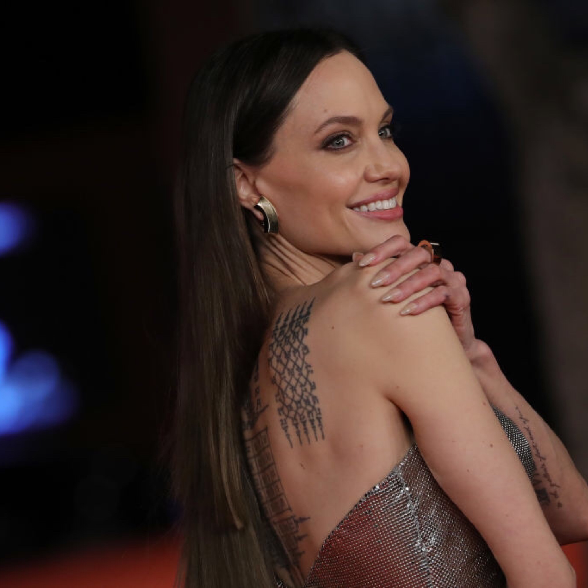 wp header logo 81 Angelina Jolie a Roma con le extension ai capelli - AMICA - La rivista moda donna