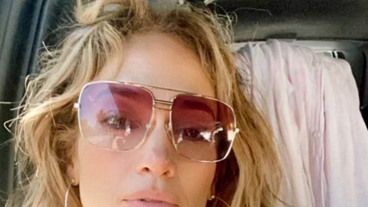 wp header logo 82 Jennifer Lopez senza extension, in un nuovo selfie, con i capelli più corti del solito - Vanity Fair Italia